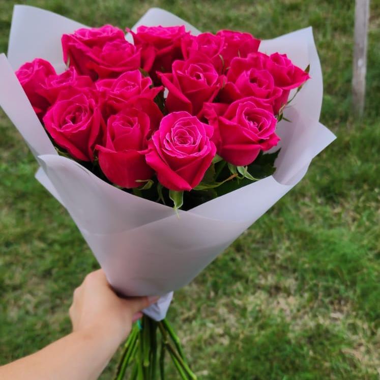 Розы розовые (50см) 15 шт